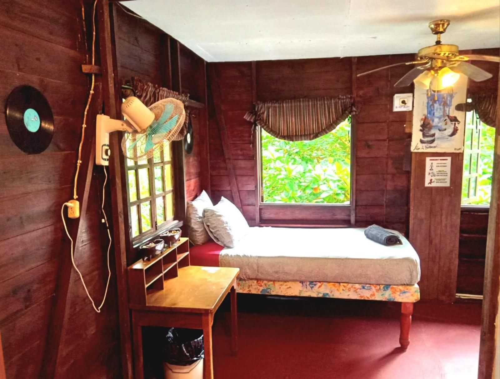 La Familia Guest House And Natural Farm Port Antonio Bagian luar foto