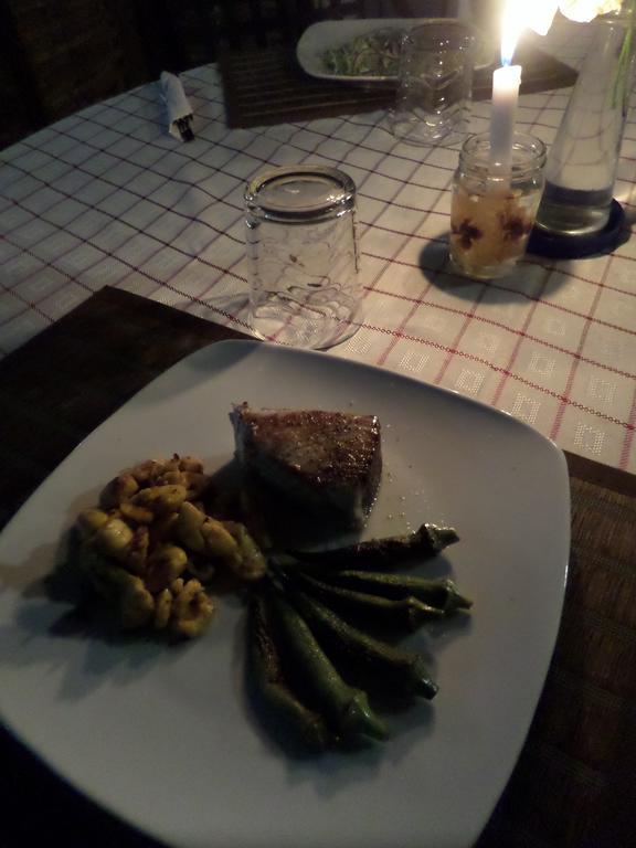 La Familia Guest House And Natural Farm Port Antonio Bagian luar foto