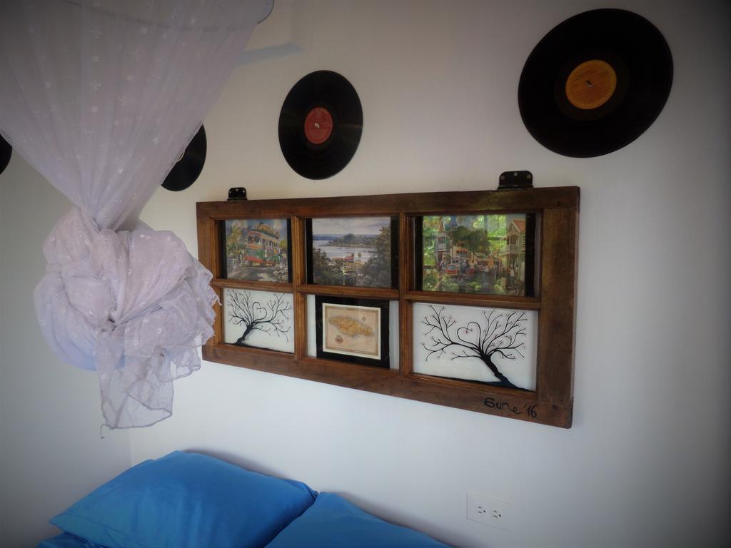 La Familia Guest House And Natural Farm Port Antonio Bagian luar foto